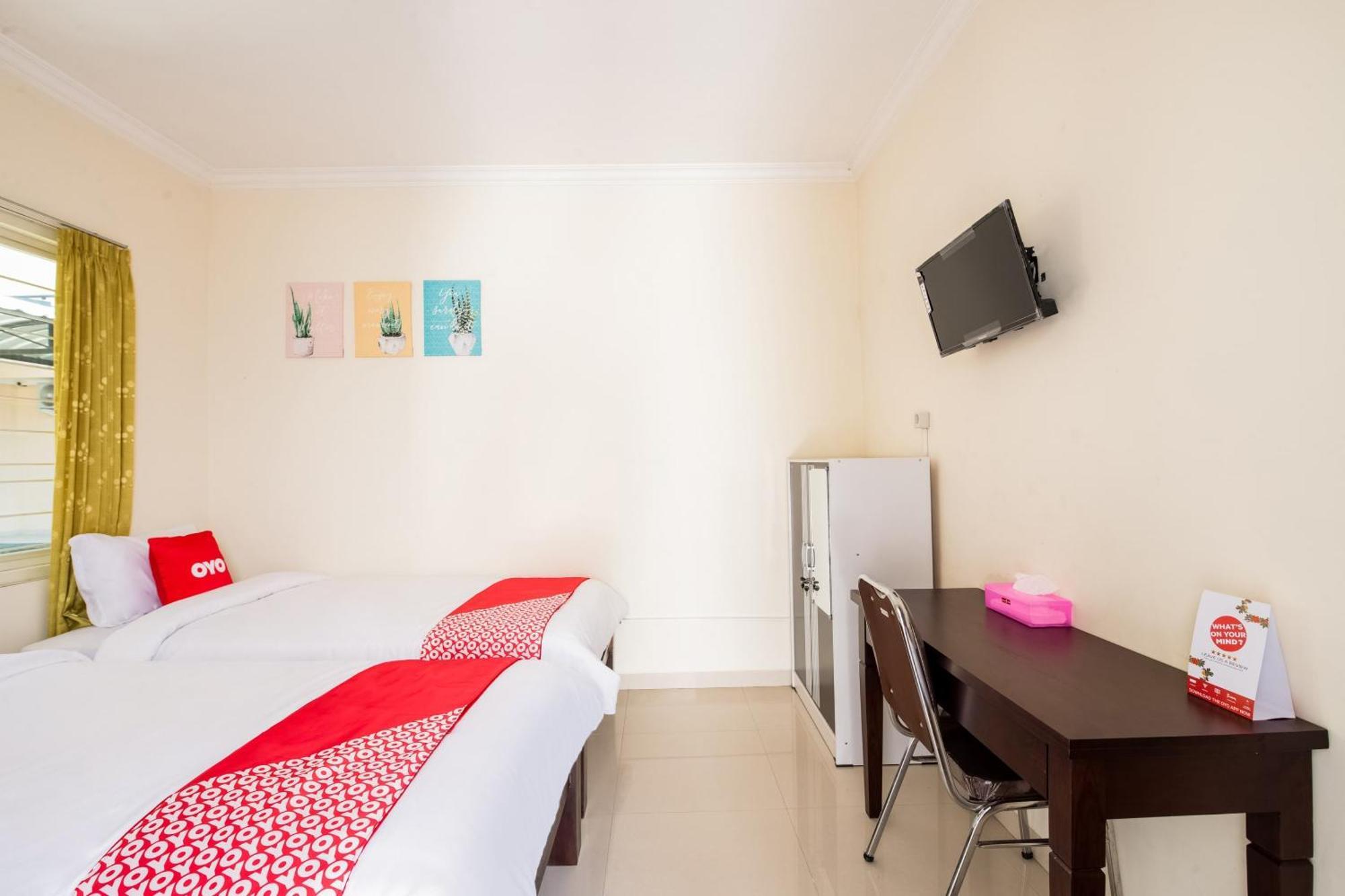 Hotel Oyo Life 3398 Griya Rm 19 Syariah Surabaya Exterior foto