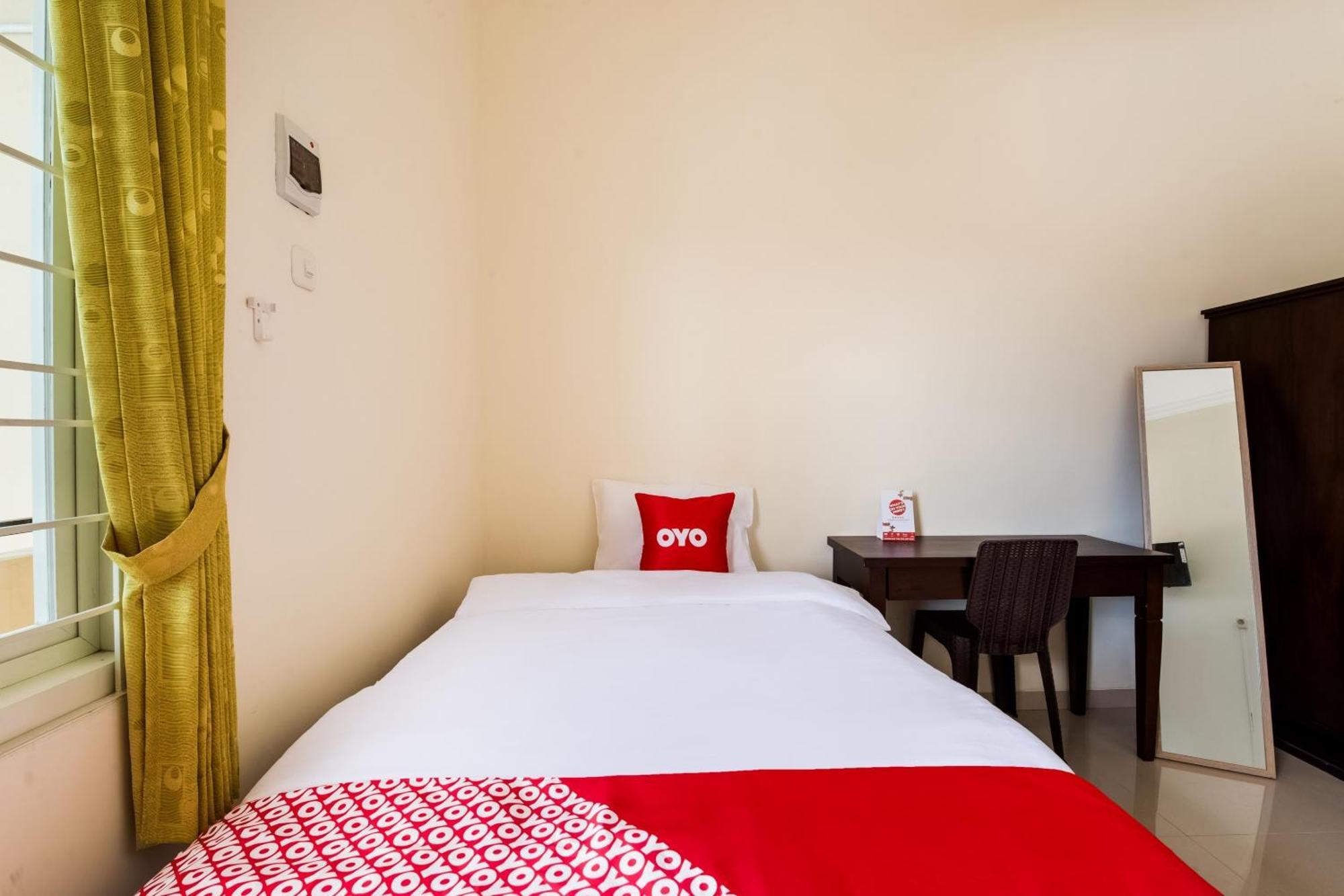 Hotel Oyo Life 3398 Griya Rm 19 Syariah Surabaya Exterior foto