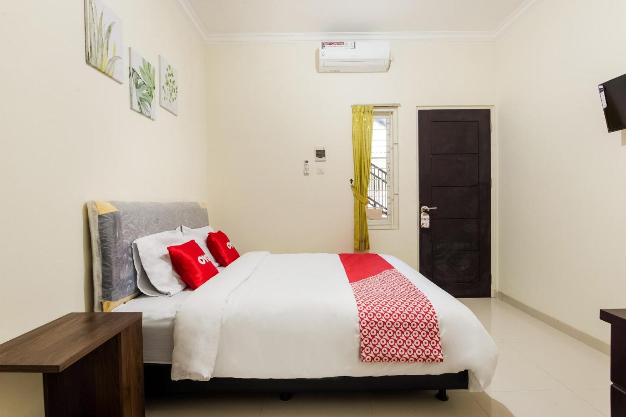 Hotel Oyo Life 3398 Griya Rm 19 Syariah Surabaya Exterior foto